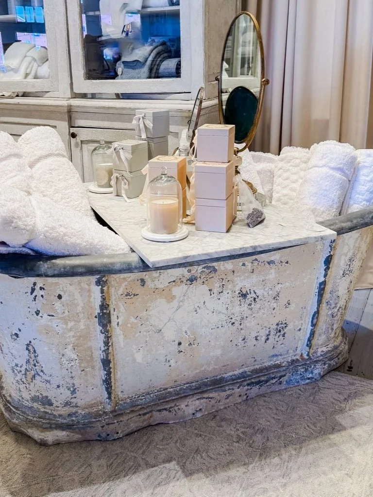 Zinc Tub

From France
65l 31w 25h
$2,395