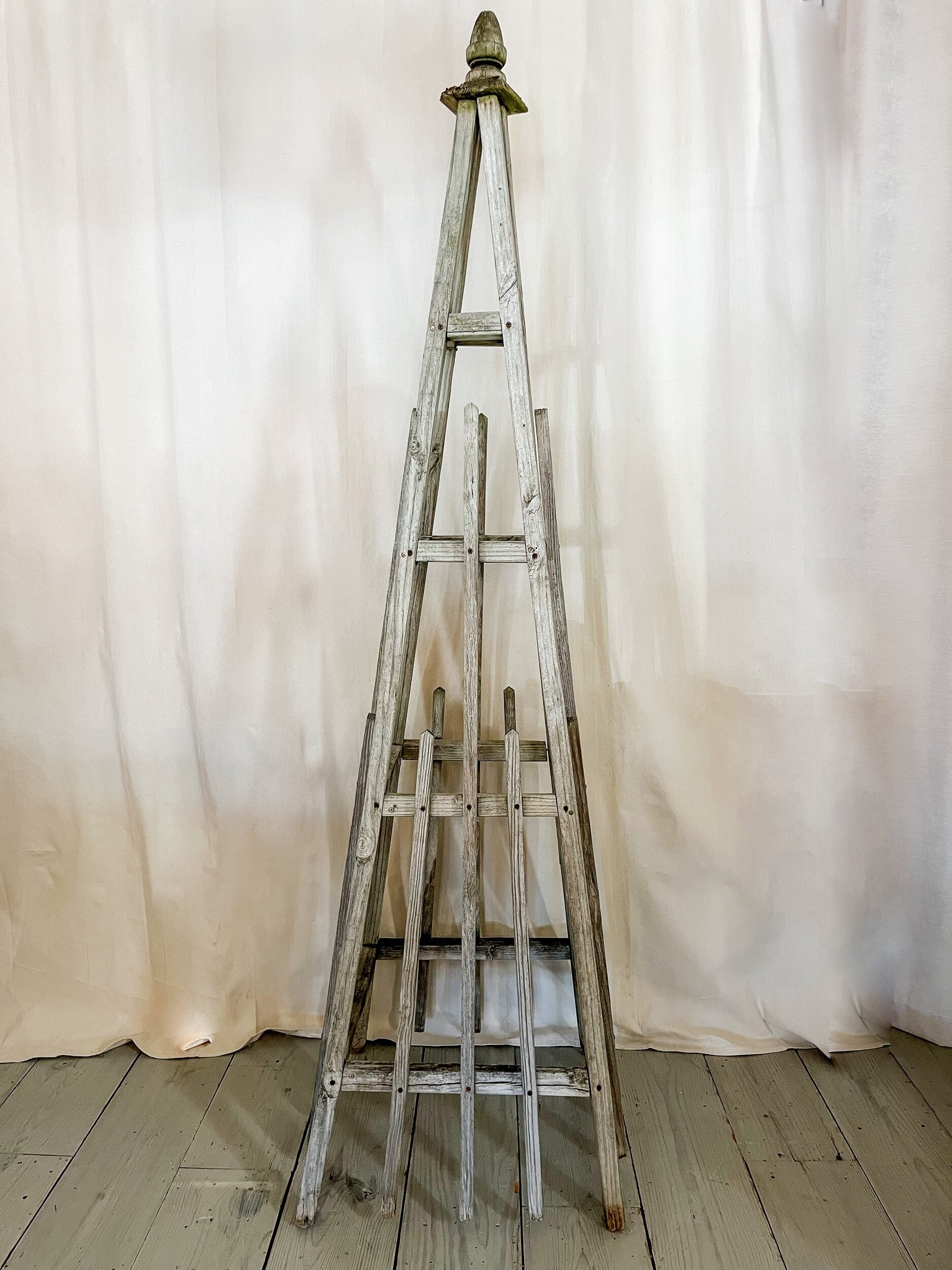 Wood Trellis

90h
$699