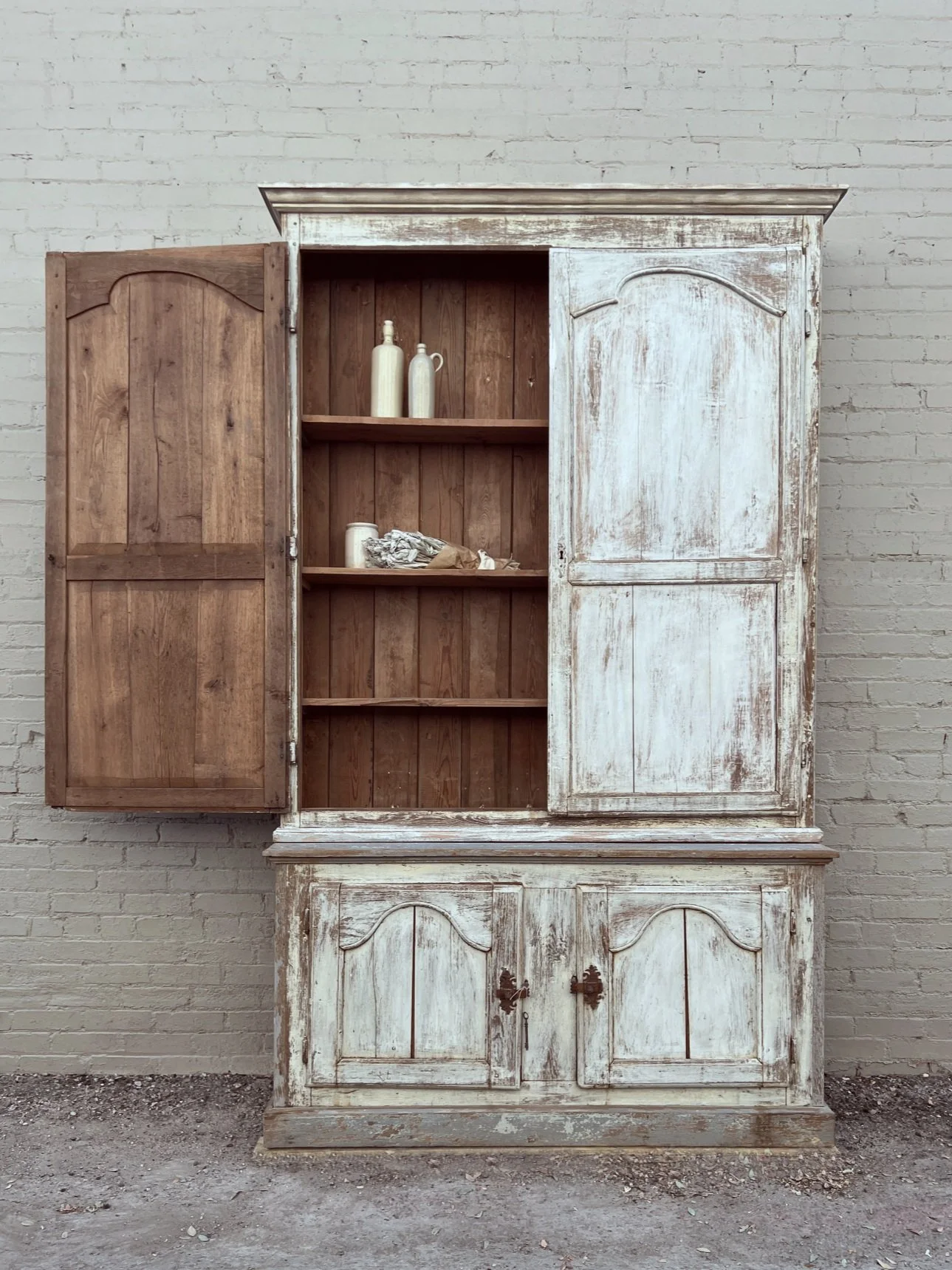 Boiserie Cabinet

From France
100h 60w 17d
$22,060/pair or $11,280/ea