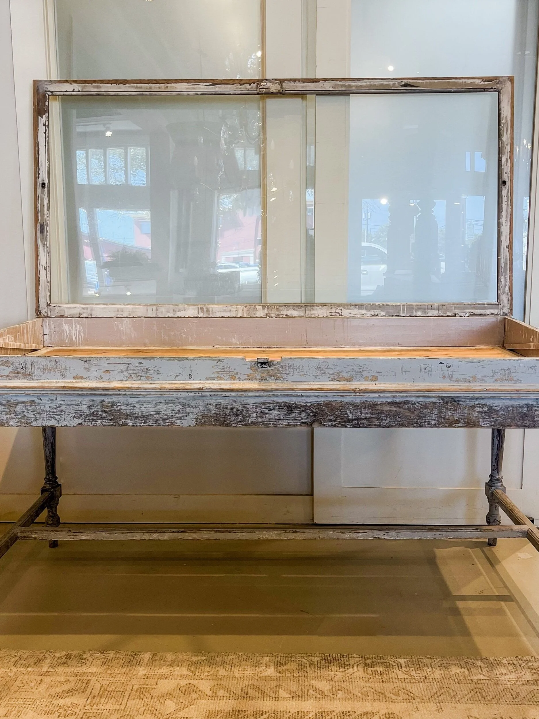 Display Cabinet

Glass top
80w 40d 36h
$5,111