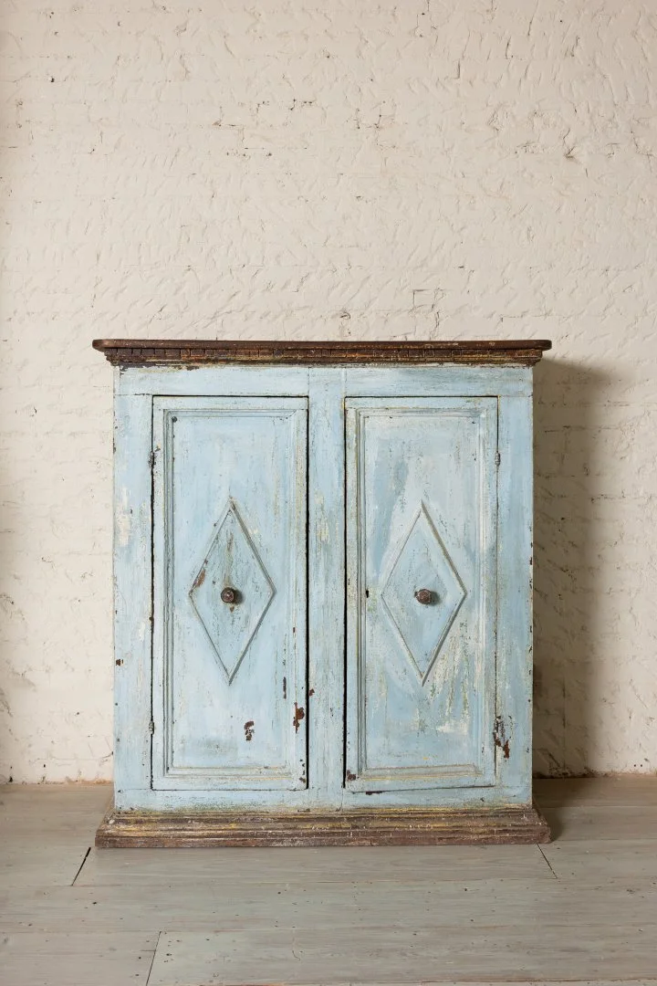 Italian Buffet w/ Blue Patina

Circa 1700s
53.25h 48w 18.5d
$3,785