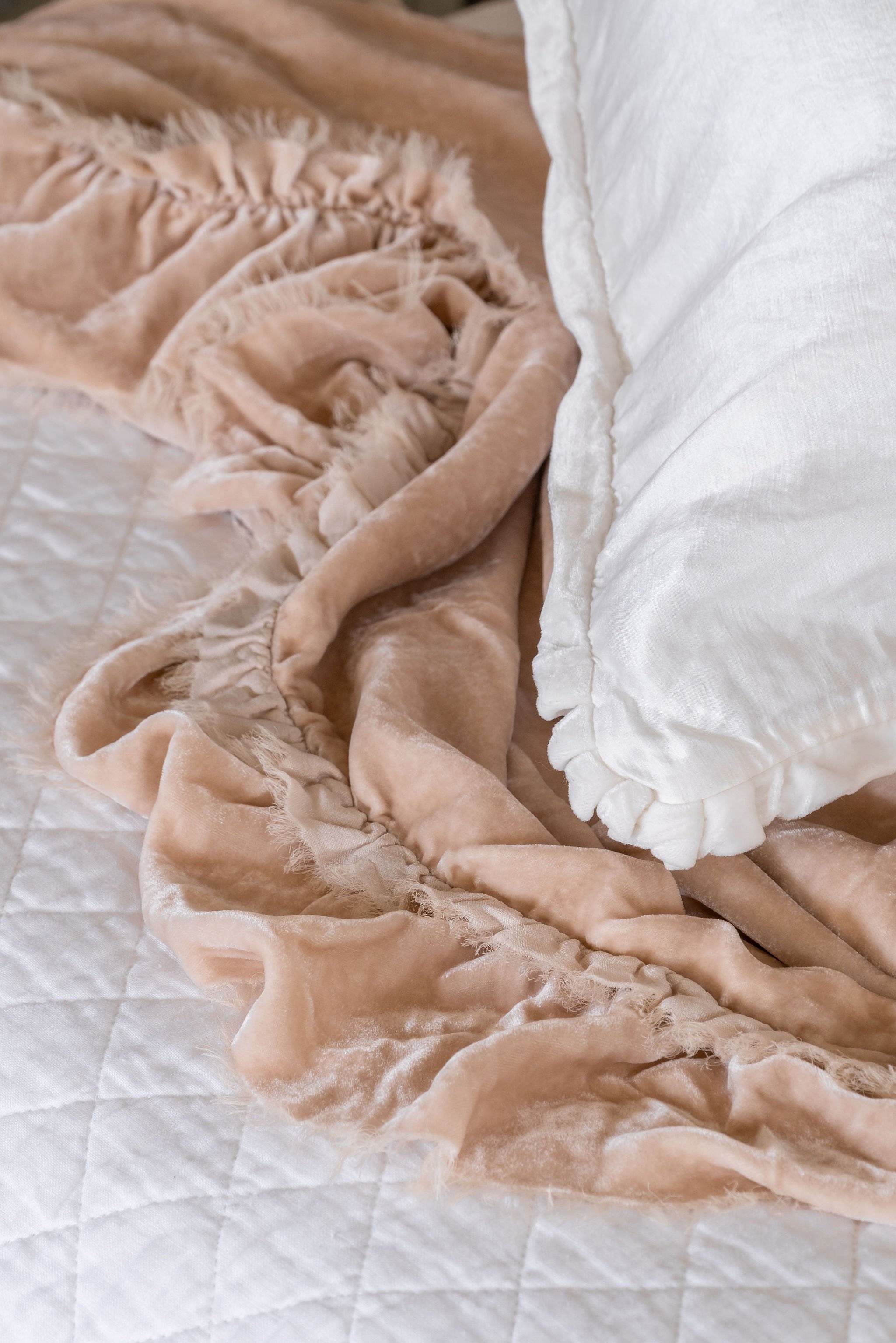 MFR V-bedding-blush_Bella Notte_2e.jpg