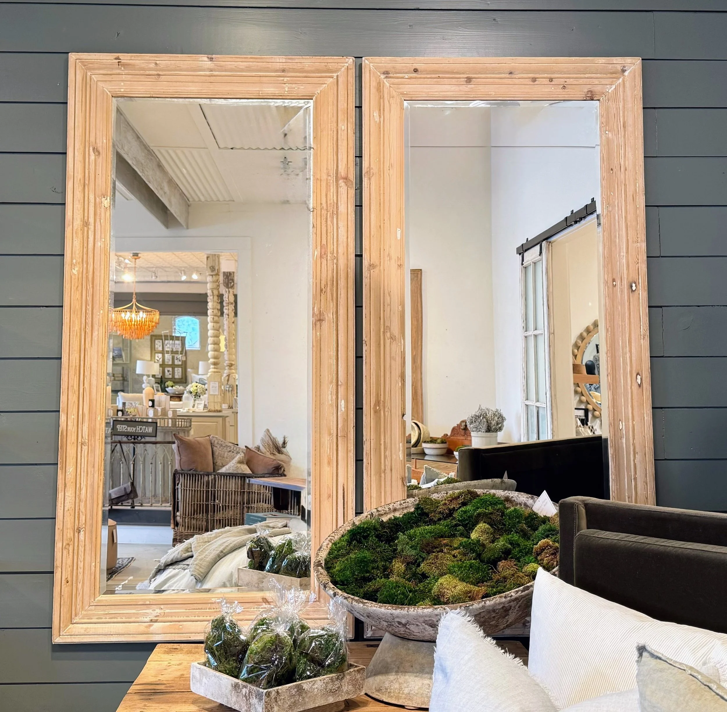 Wood Mirrors

Washed wood
39.5w 79h
$1,383/ea