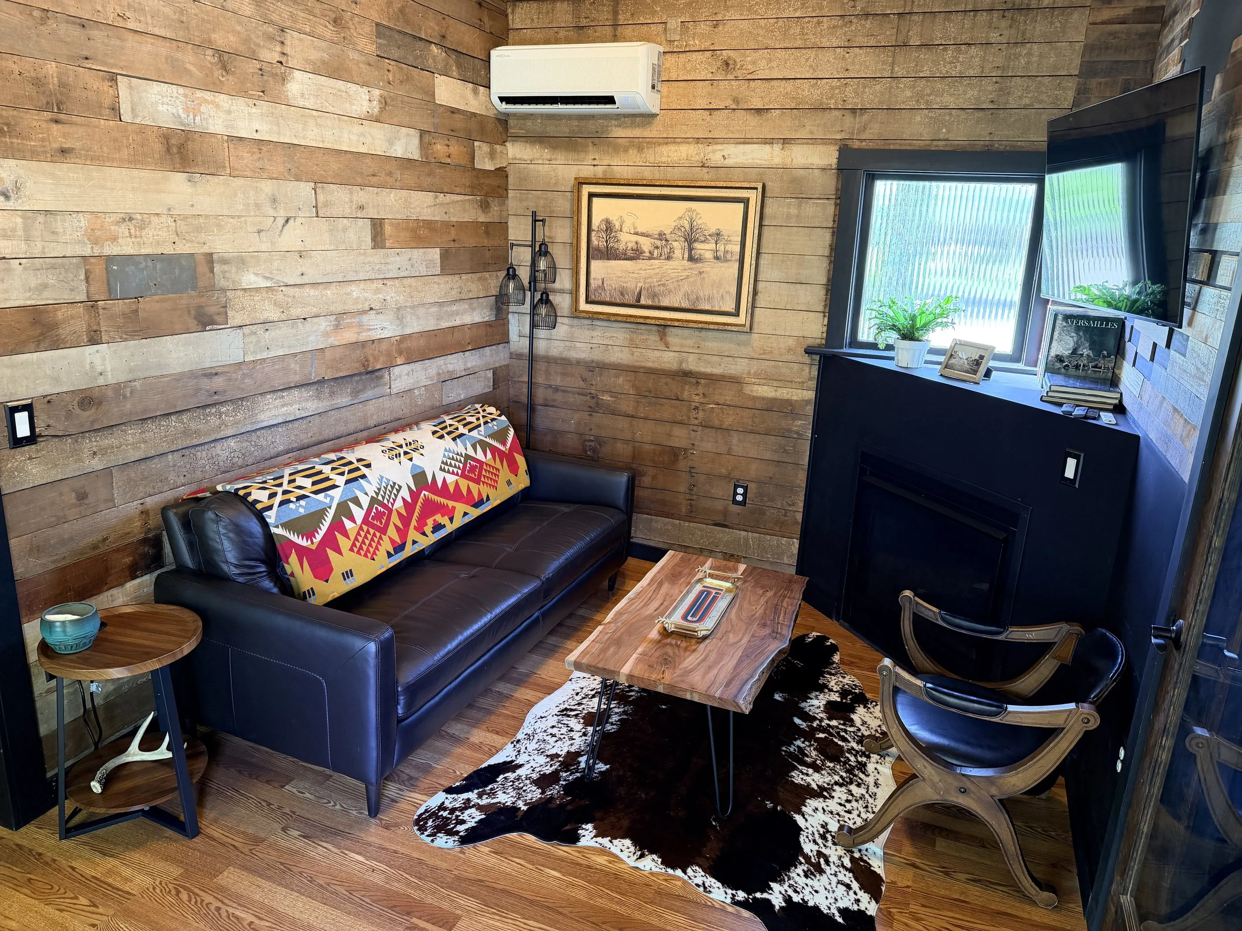 Brut living room- no flag.jpeg