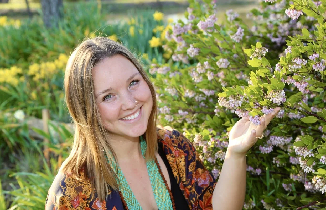 Sariah neff headshot.jpeg