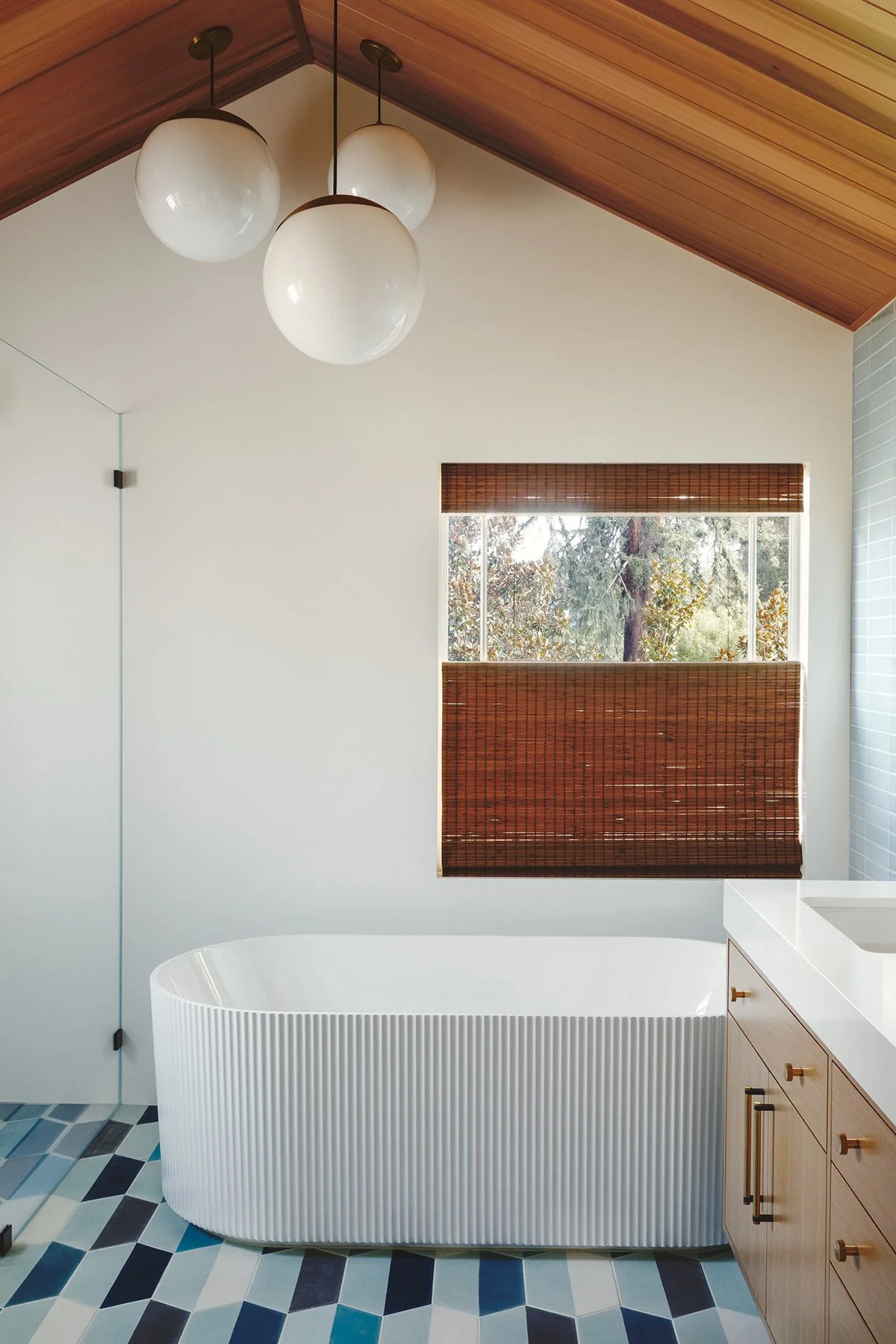 Janel Holiday Interior Design Redwood MCM Primary Bathroom 5.jpg