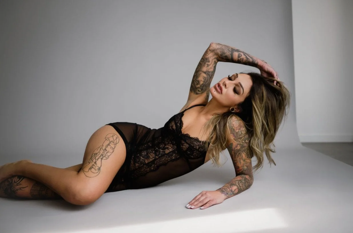 What in your life is getting all your attention? So many things in our lives now demand our attention. Wanting you to perform, to prove, to please, to buy, to conform.

We aren&rsquo;t designed to be consumed by an algorithm. To be told what we like 