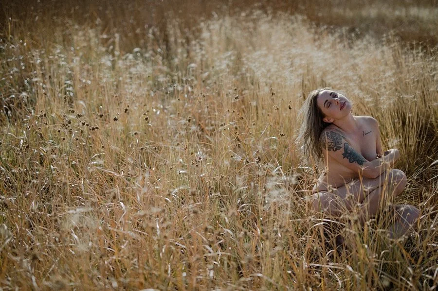 summer grasses boudoir photo