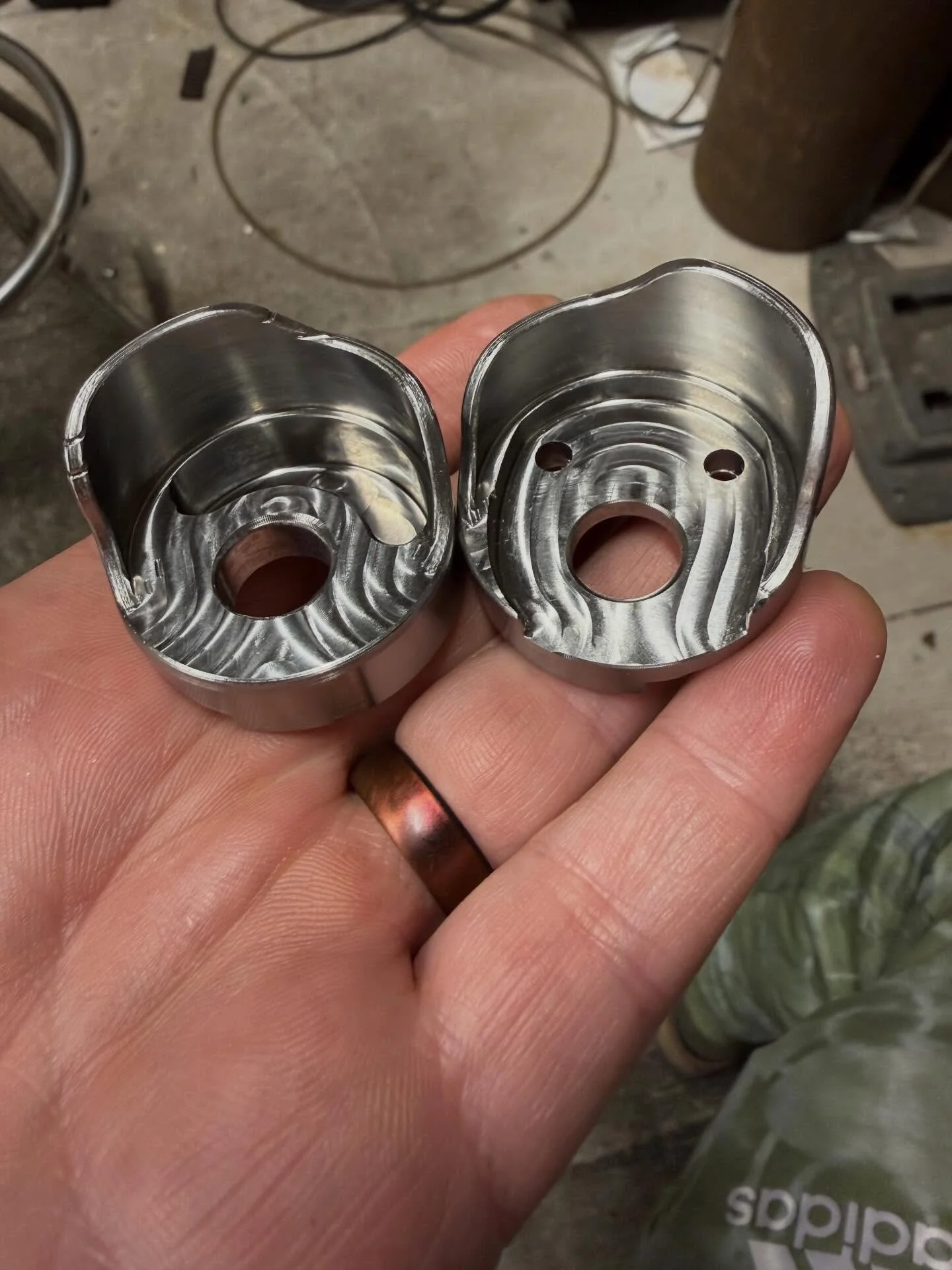 I have this pair of OG flange dropouts that have a few cosmetic flaws. $45 for the set just dm me.  These are fully functional.