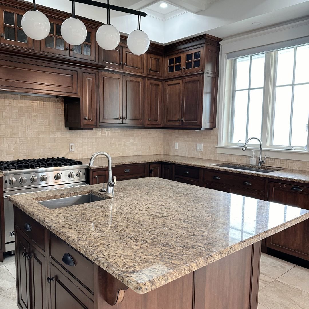 A spotless kitchen makes every meal feel even better! ✨ 

Let us do the cleaning so you can enjoy a clean space without the hassle. We&rsquo;re ready to make your kitchen shine! 🧼

Visit us today and explore our full range of cleaning solutions.
Lin