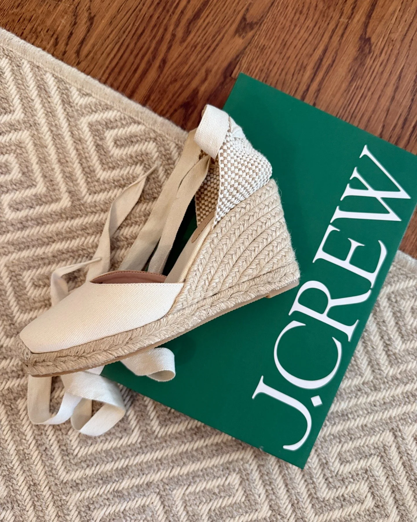 Opening up a fresh pair of espadrilles is just so satisfying. 🥰 @jcrew