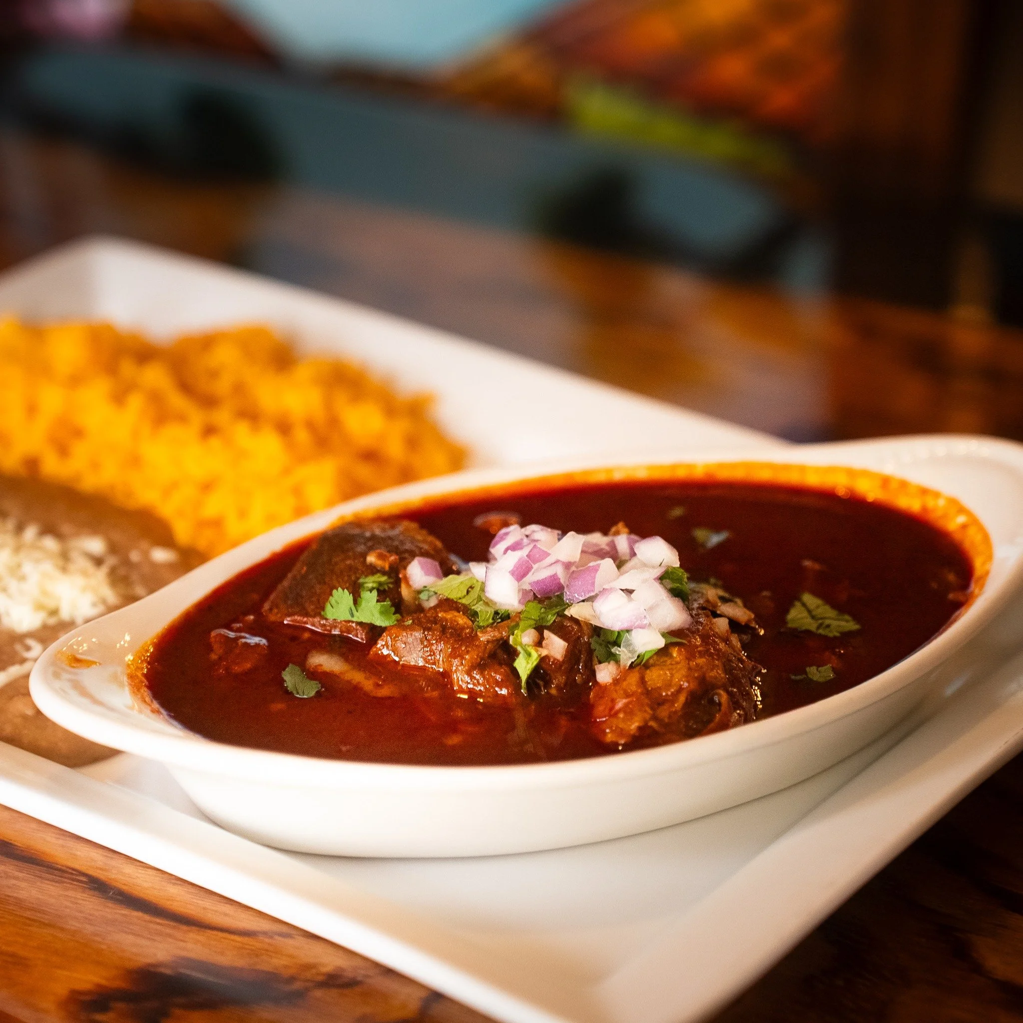 This Christmas, treat the whole family to delicious Mexican dishes. Buy a $100 gift card and get $10 free! 🎁🎄