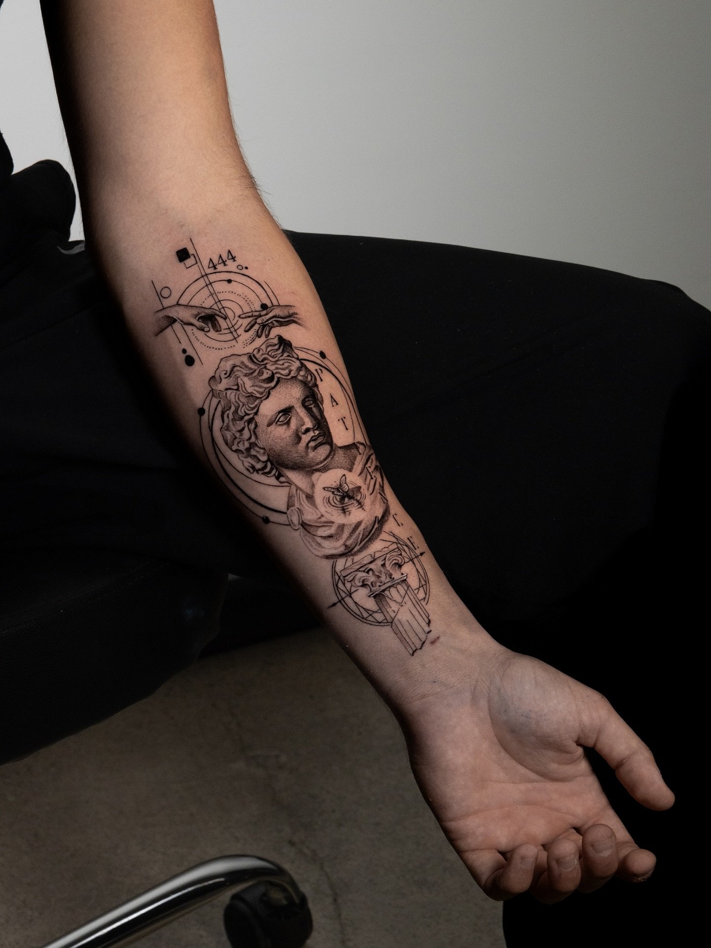 What happens when an artist steps outside their comfort zone?

New doors open and the work evolves.

Devon took on this project as an opportunity to explore micro-realism, pushing beyond his usual style to create something sharp, detailed, and techni