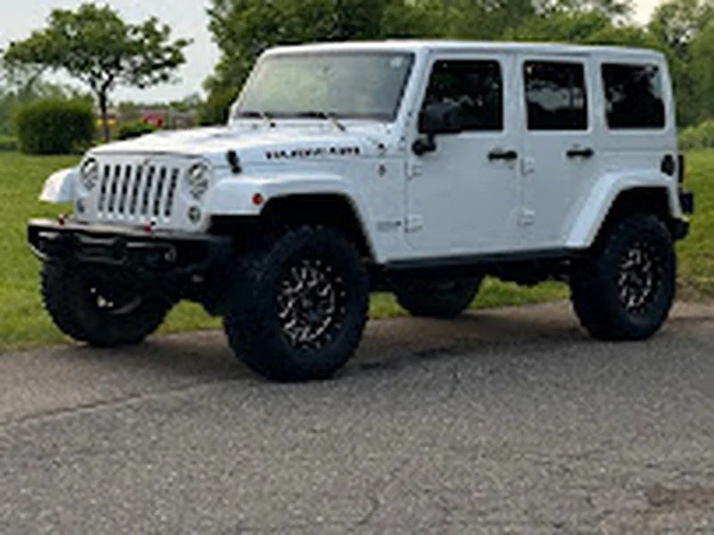 White Jeep Wrangler after a mobile exterior wash