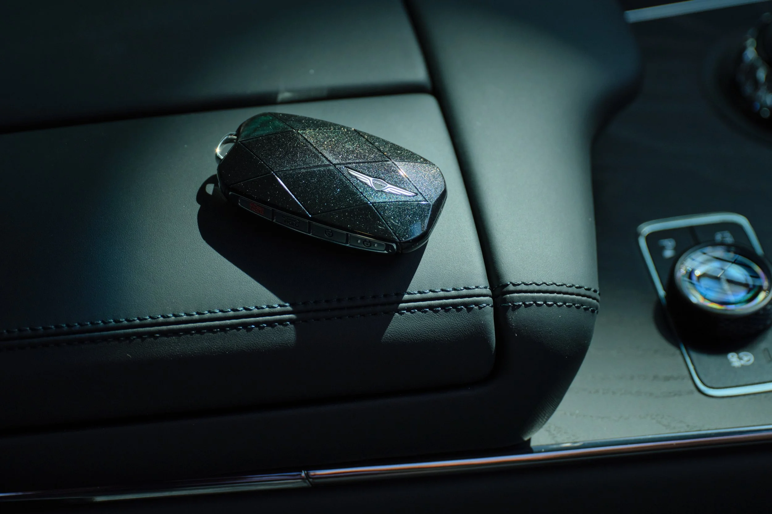 Genesis.PrestigeBlack.GV80SUV.724.PROOF.jpg
