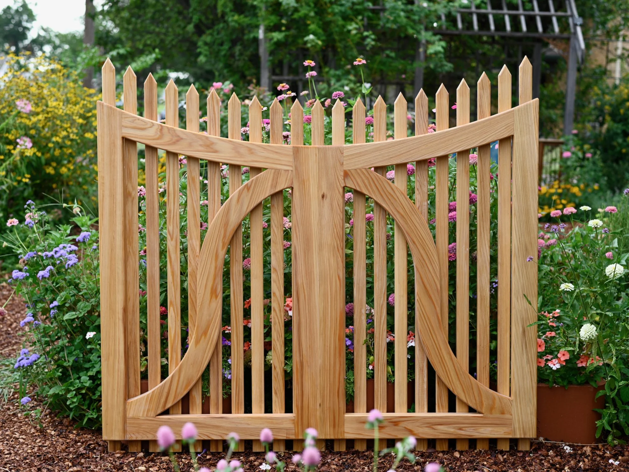 Tall Curved Picket Double-Gate