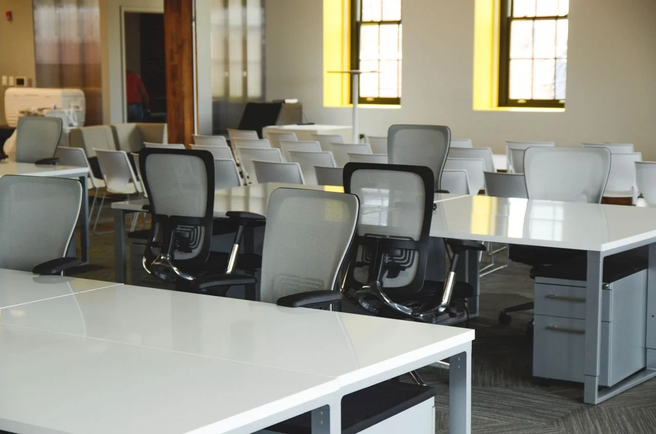 How to Pick Between a Shared Office and a Private Office