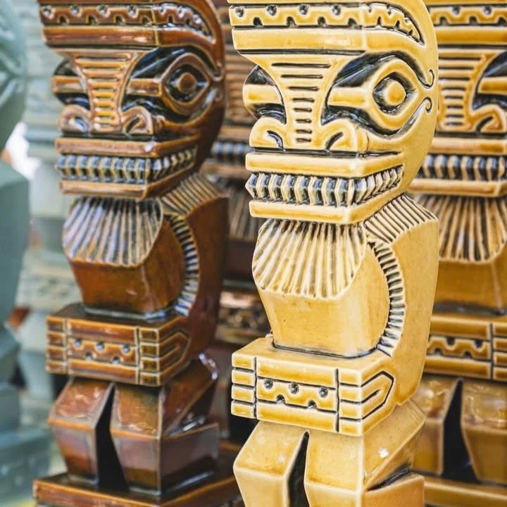 So many fun items to pick up at the Arizona Tiki Oasis marketplace! What will you be shopping for?!
Arizona Tiki Oasis April 16th-19th 
Photos by @jeffrossphotography