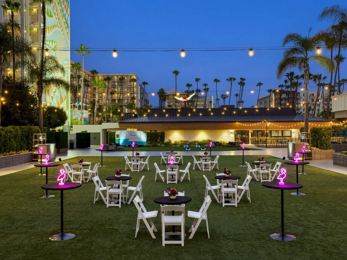 town_and_country_resort_-_flamingo_lawn_-_1588637.1200x900.jpg