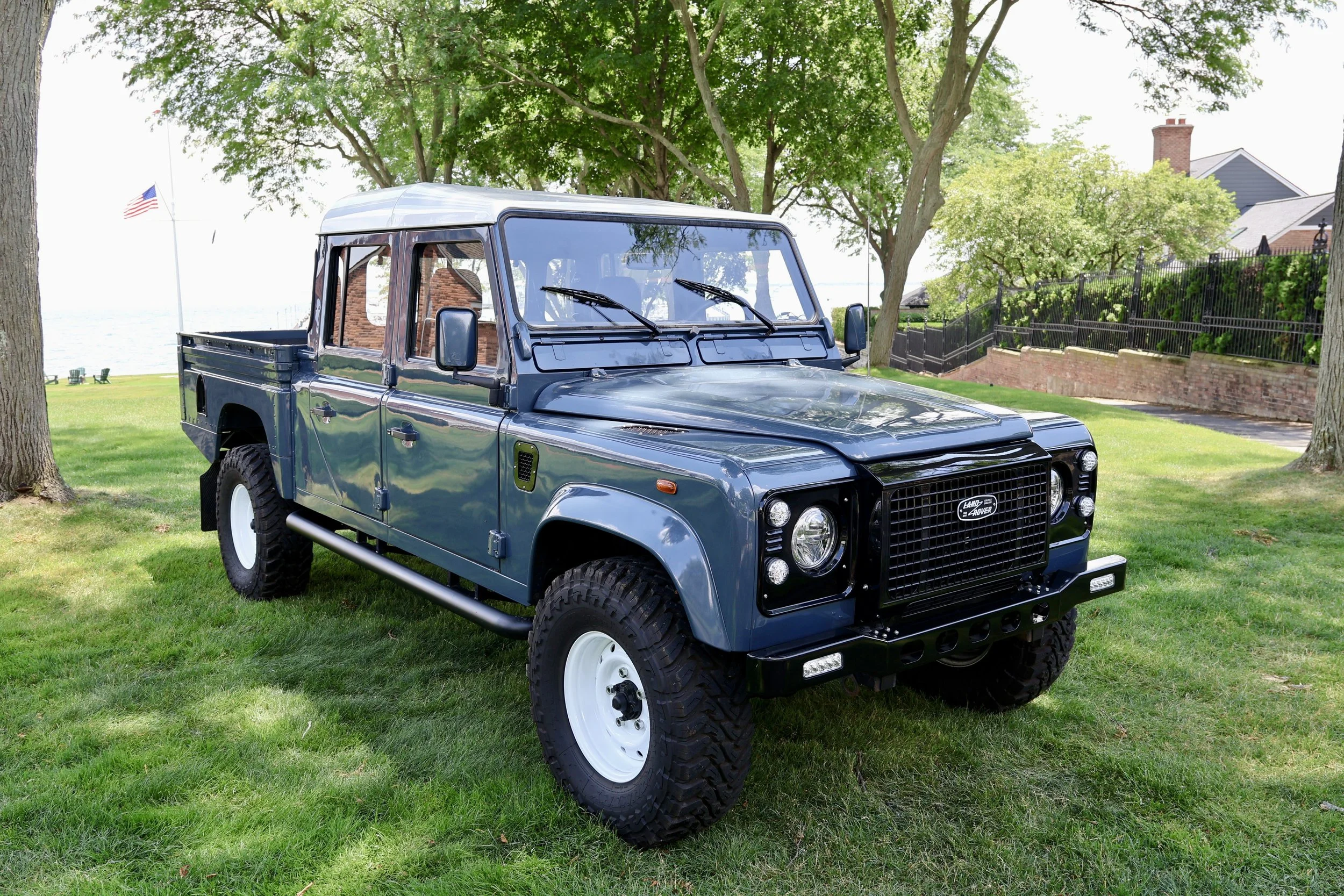 FOR SALE - Euro 2000 Land Rover Defender 130 Td5 5-Speed Manual
