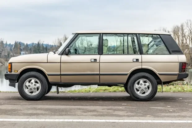 1995_land-rover_range-rover-classic-lwb_1995_land-rover_range-rover-classic-lwb_8aa37750-1a26-495d-91f5-3bcc48aa7c88-EGPVTO-1.webp