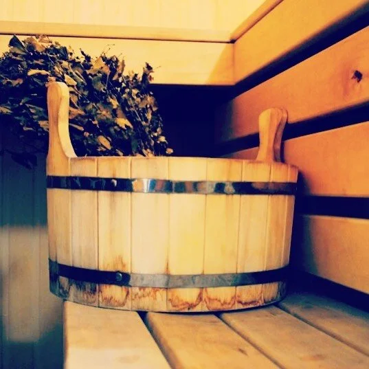 Коротко о бане&hellip;

BanyaRitual в Casa Rimmka:
	1.	🏡 Местоположение - баня в моём частном доме, разместившаяся в уютном дворе.
	2.	🍃 Баня на дровах - драйв и мощь, дополненные ароматами лаванды, шалфея и чабреца.
	3.	🌿 Свежие веники из дуба &n