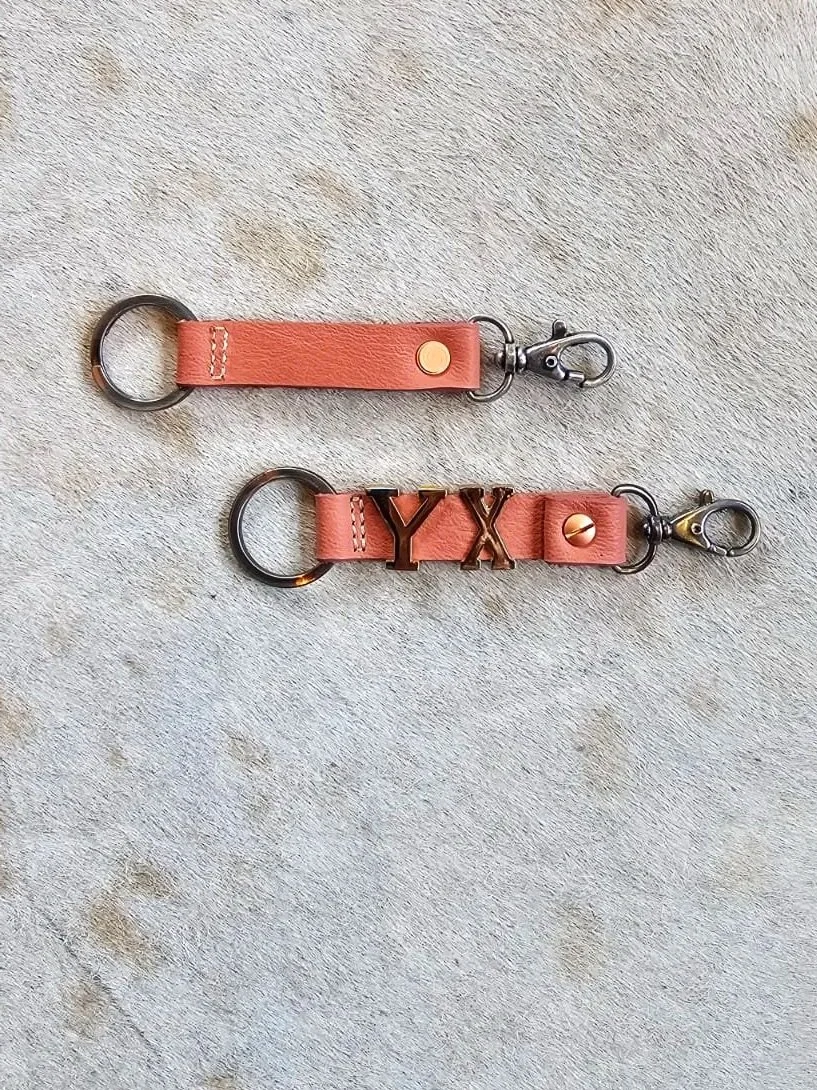 Llavero Letras -  Salmón