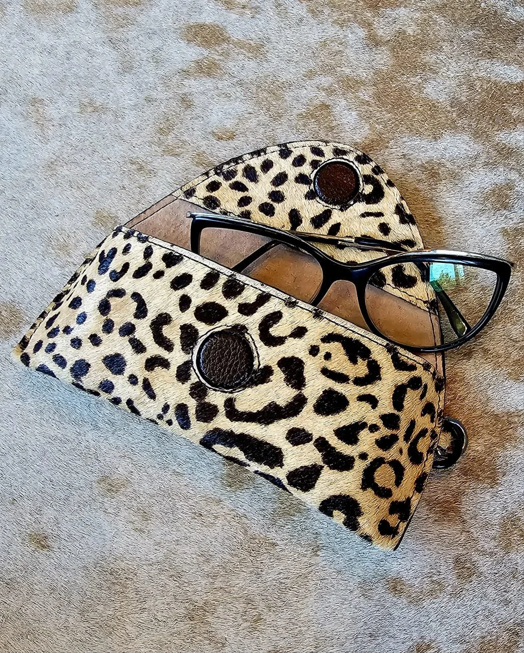 Porta lentes de piel - Leopardo