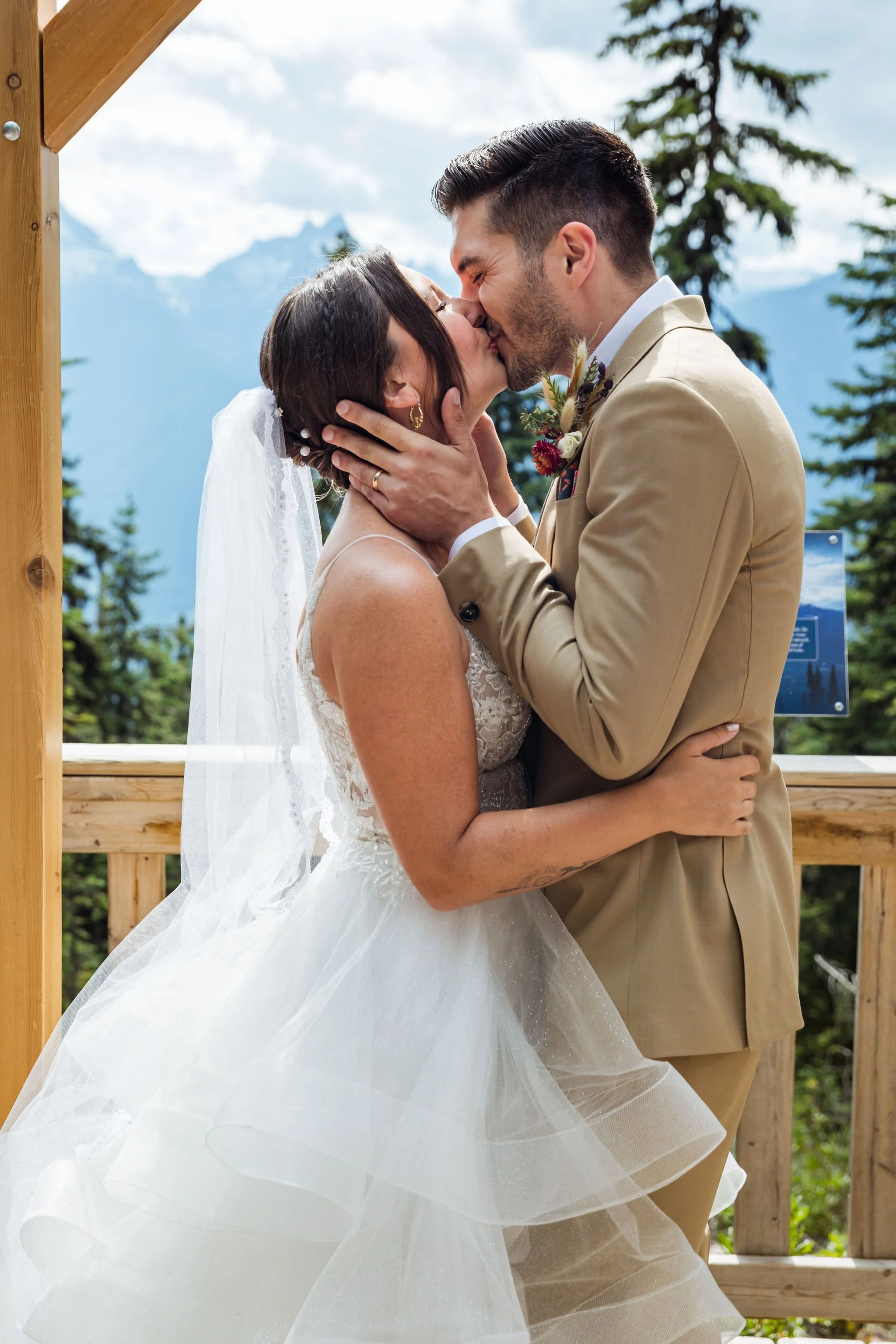 ©BackDeckStudios-BrittanyEric-Wedding-300.jpg