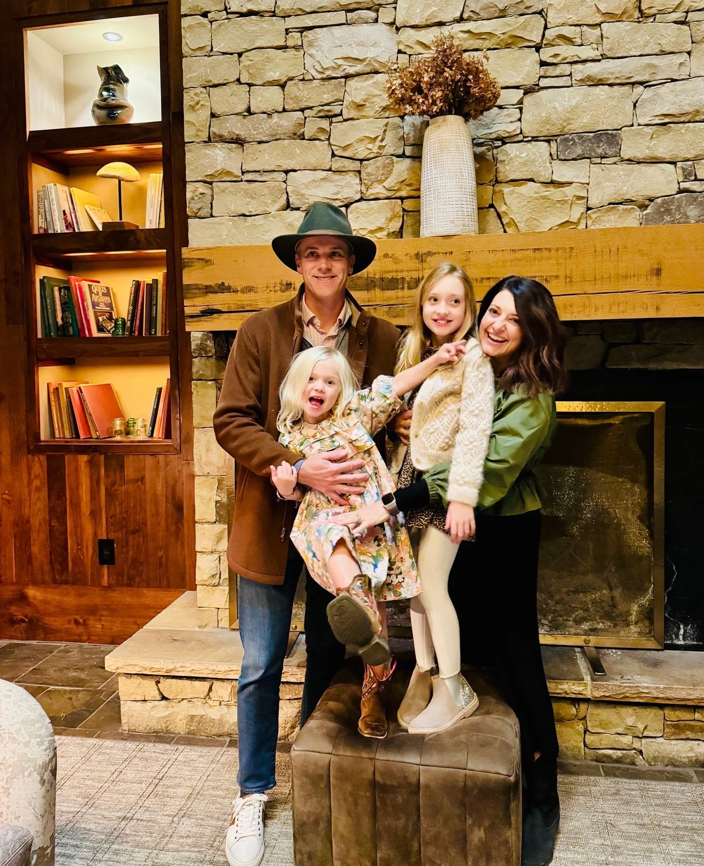 G R A T E F U L 🧡 For family, friends and the best clients.

So humbled and honored to be able to do work that I love and create special memories for amazing clients through the unforgettable trips we plan together.