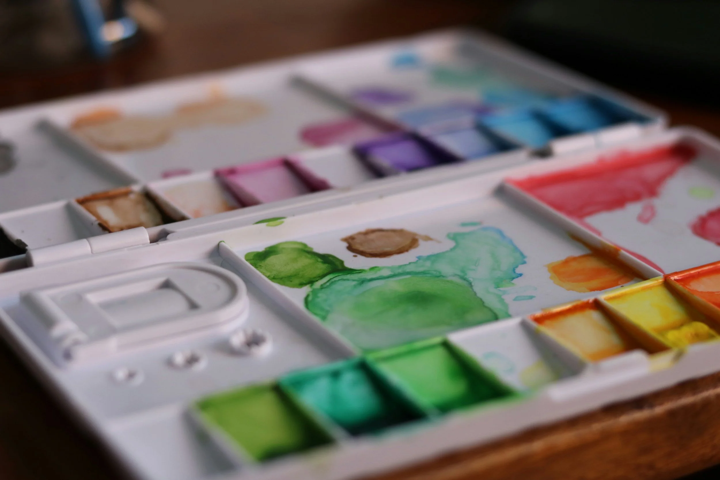  Unlocking Creativity with Watercolour Paint Sets