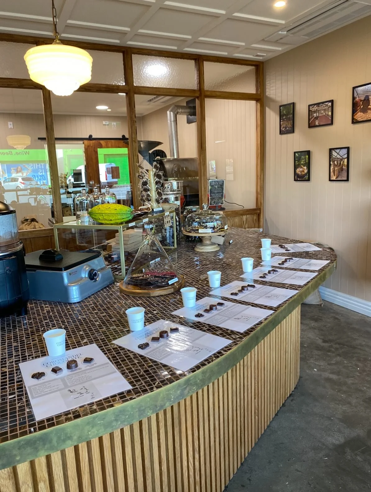 Step into the world of Coromandel's chocolate tastings and tours! Learn about our bean-to-bar process and the importance of supporting local Pacific cacao growers 🤎
