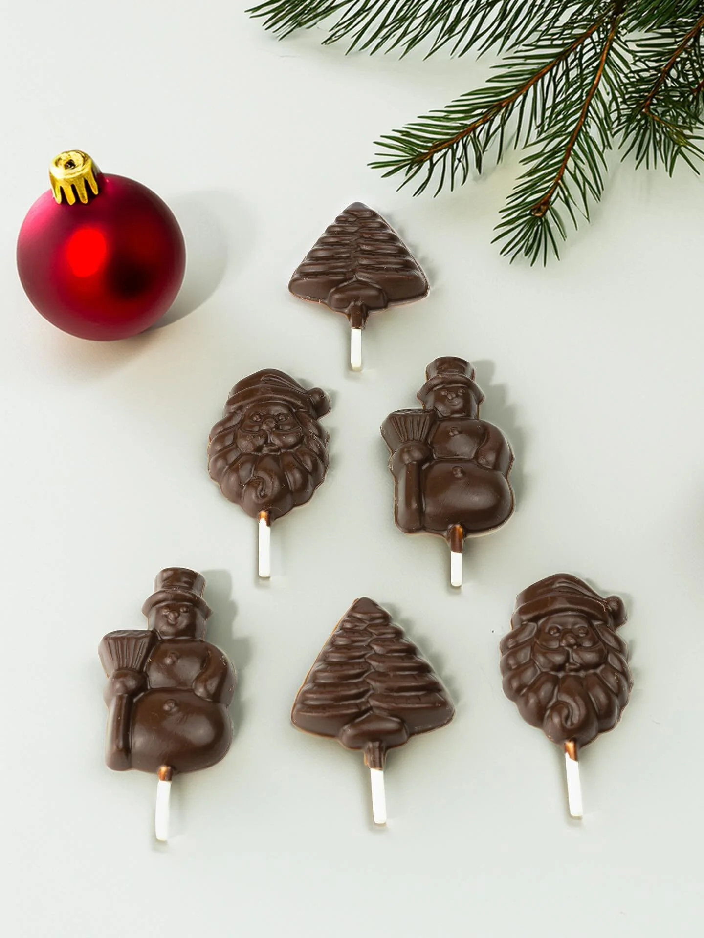 Indulge in our Christmas lollipops - 48% Milk and 72% Dark chocolate that's the perfect treat for those you care about. Handcrafted in Aotearoa with Pacific cacao, our bean-to-bar chocolate is guilt-free goodness. No nasties, just love. Supporting Pa
