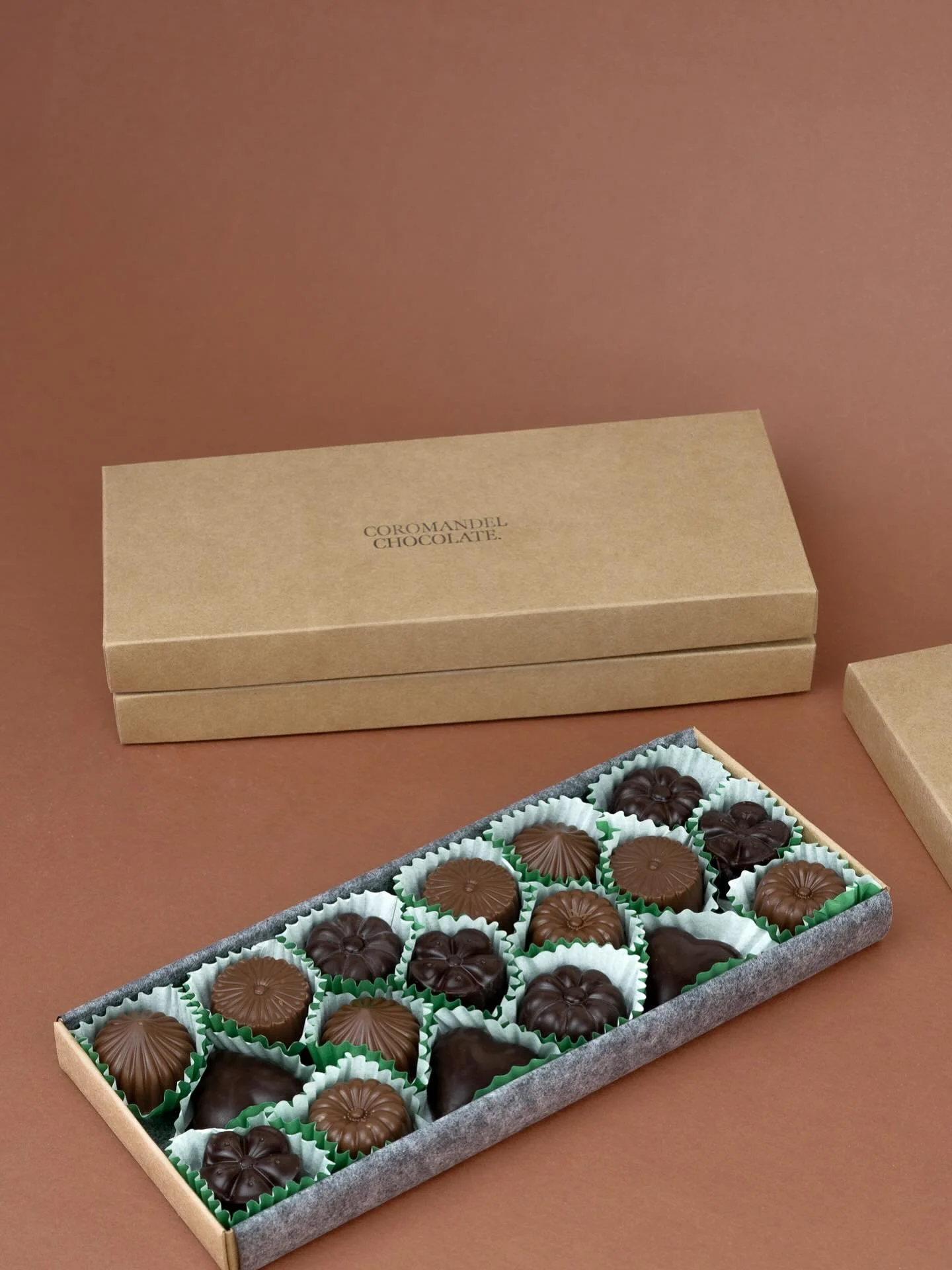 Spread love with Coromandel Chocolate's handcrafted Bean to Bar bonbons, featuring 18 pieces of single origin Pacific cacao perfection x18 🤩