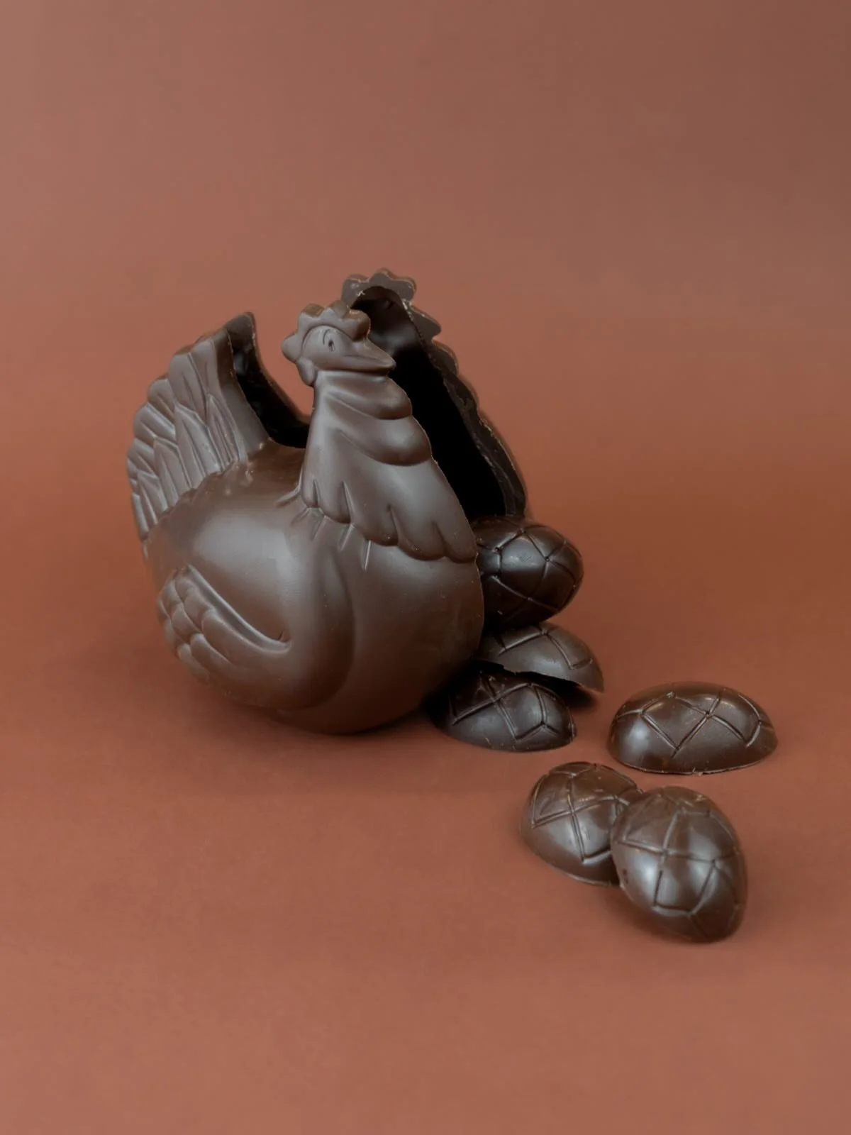 Eggs are taking over our chocolate factory! Eat them all to stop the chaos! Chocks available in milk and dark.🤎