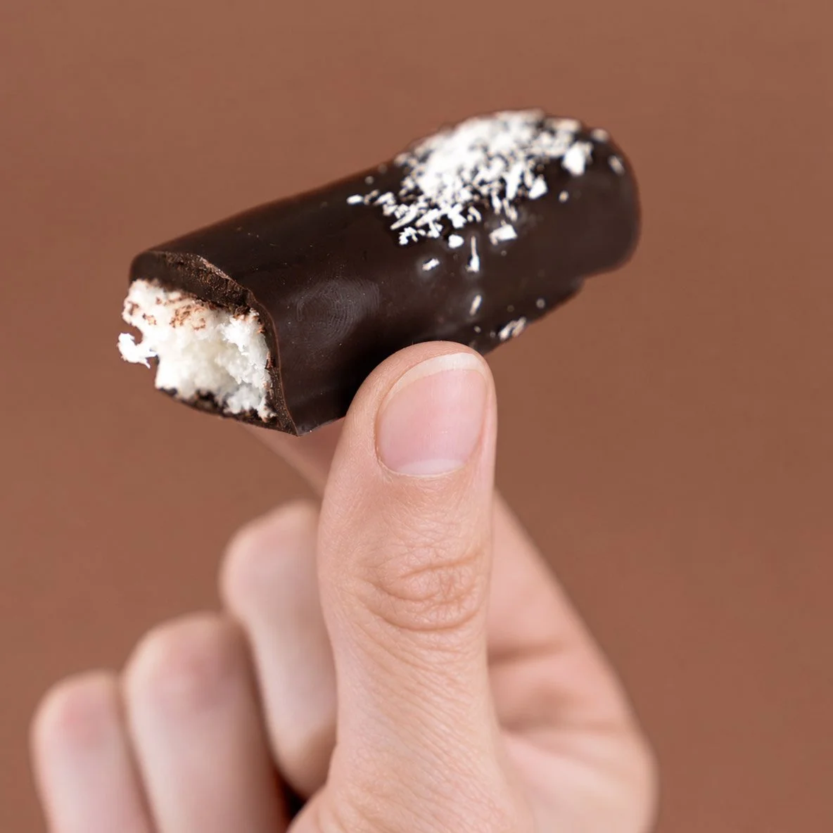 bounty-bar-coconut-dark-chocolate.jpg