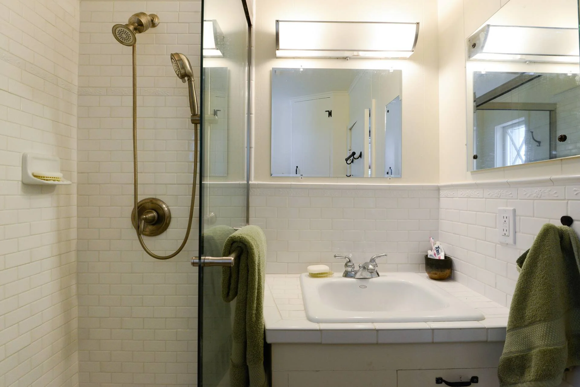 Harper Hill Cottage Shower.jpg