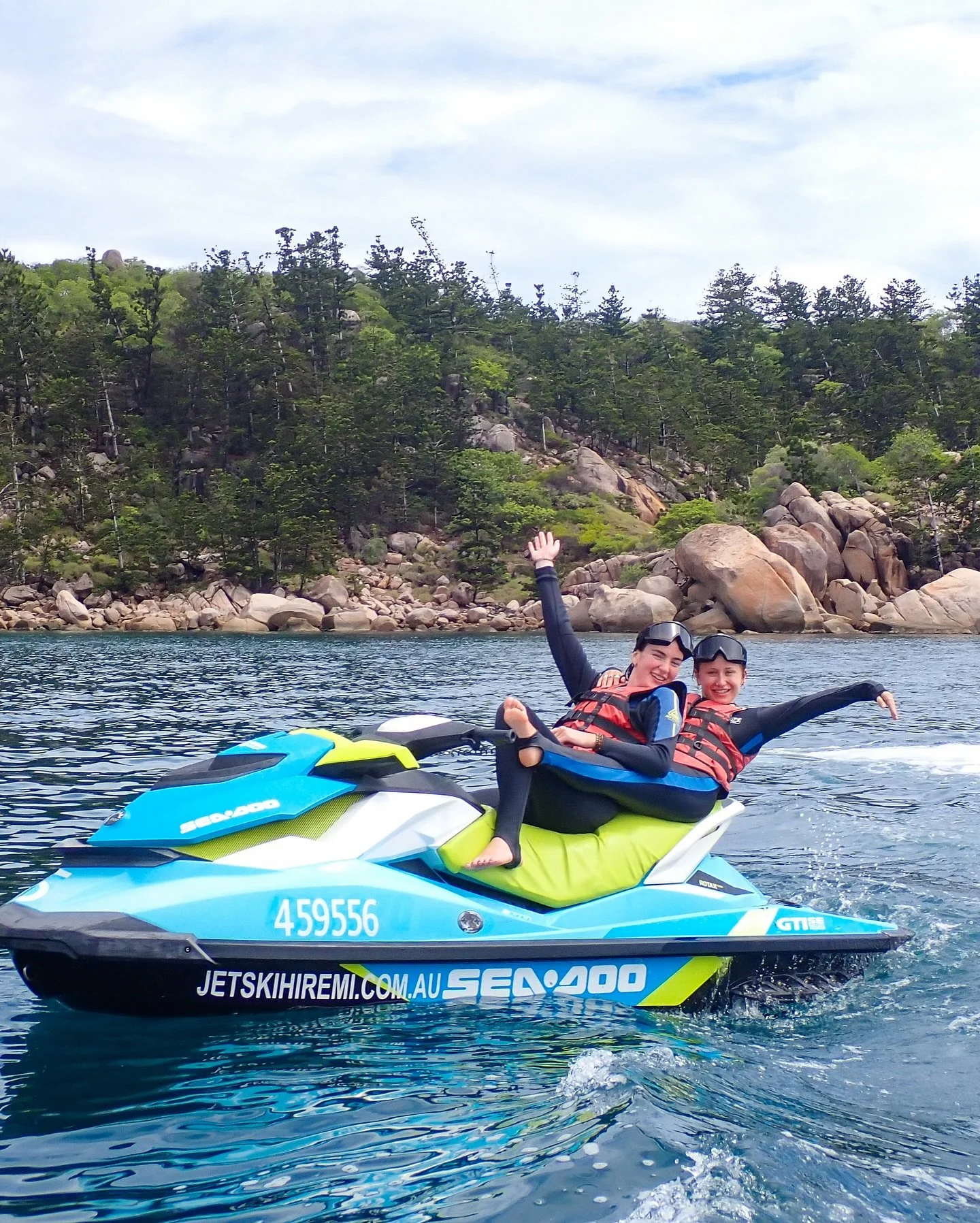 Merry Christmas from the team at @magneticislandjetskis 🎄

We enjoyed a very quiet Christmas Day with our boys, bike rides, slip &rsquo;n slide time, and some truly ridiculous remote-control gecko toys that climb the walls (definitely a dad purchase
