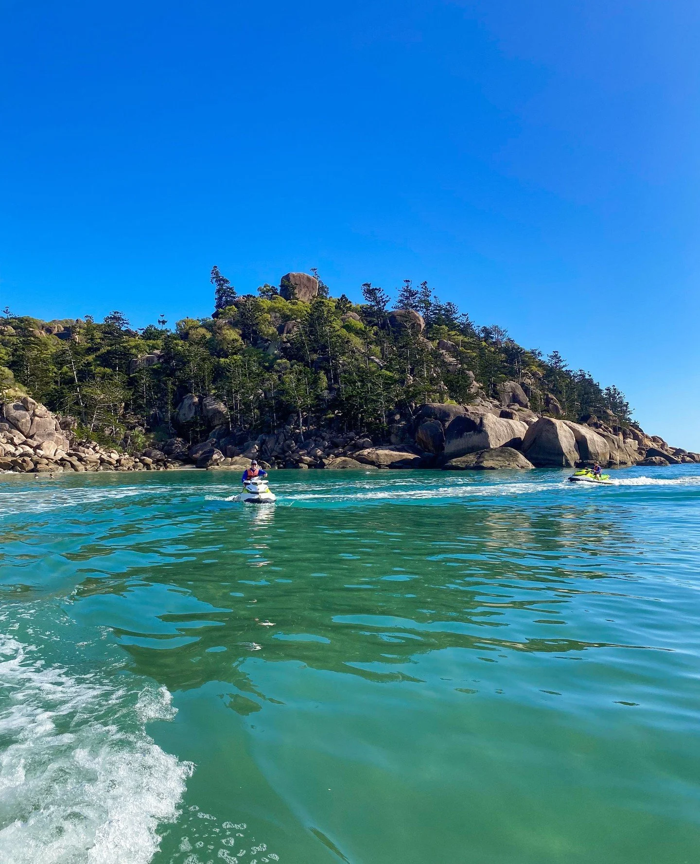 If there&rsquo;s one thing we&rsquo;ll never agree on, it&rsquo;s our favourite bay on Maggie.⁠
⁠
Maggie makes it pretty hard to play favourites, but this one&rsquo;s right up there 😍⁠
⁠
#thisismagneticisland #magneticisland #townsvillenorthqueensla