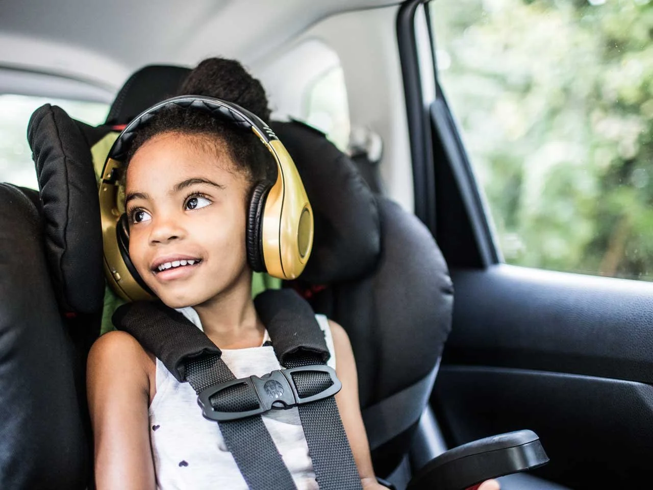 10 Kid Podcasts for Your Summer Road Trip (educational and fun!)