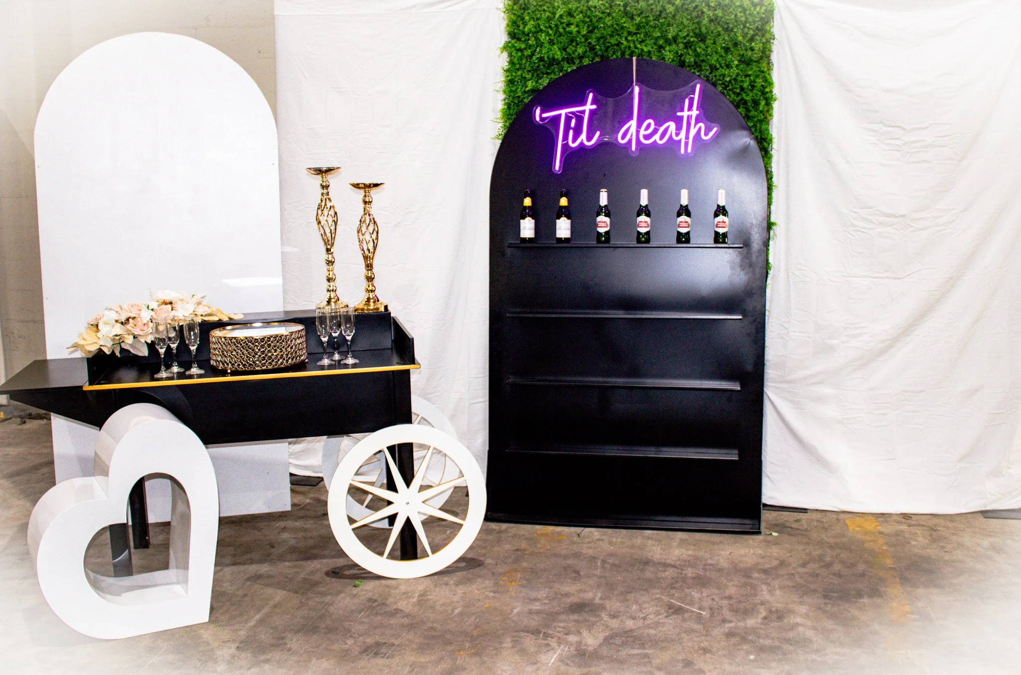 Grand display cart