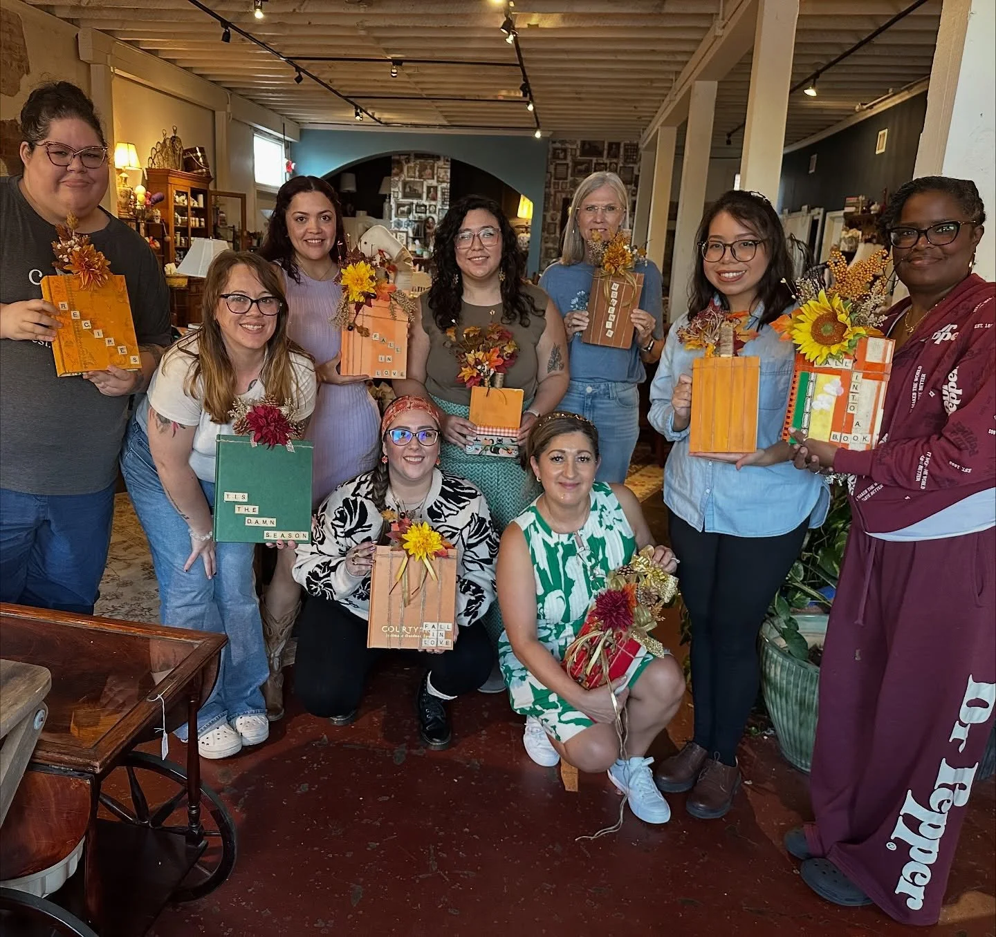 2 things you&rsquo;re going to hate that you missed this weekend&hellip;

🍂Saturday was Embers, Leaves, &amp; Lines: A Book &amp; Tea Tasting Event. 
🎃Sunday was Bookish Craft Club where we made book pumpkins. Thank you to all the wonderful ladies 