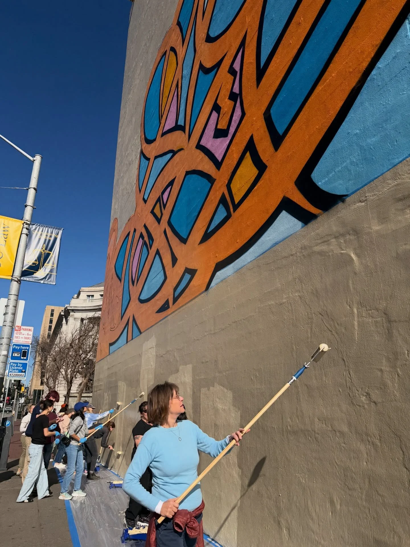 SF Art Week @sf_artweek (January 17&ndash;25) brings art to every corner of the city, and this year, Mid-Market is home to a groundbreaking installation. Swipe ➡️ @marketstreetarts is proud to help bring it to our neighborhood. 

🖼️ eL SEED x SAN QU
