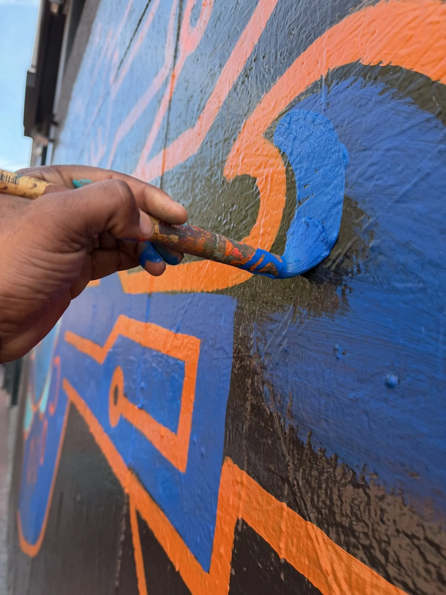 Our public art piece &lsquo;Build Up Your Mind&rsquo; by Malik Seneferu @maliksart returned to its full glory this week. Malik was enthusiastic to do the repair, which was made possible with the generous support of @frontiertower. 

We also want to s