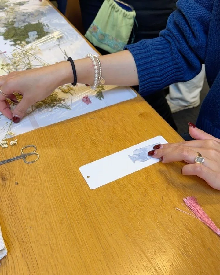 Three more Well-Crafted Workshops in May! 👉

Come have a drink and get artsy with us. Beginner-friendly free classes featuring different crafts each time. Each class takes place in a local bar or restaurant, supporting our small businesses. 

Tomorr