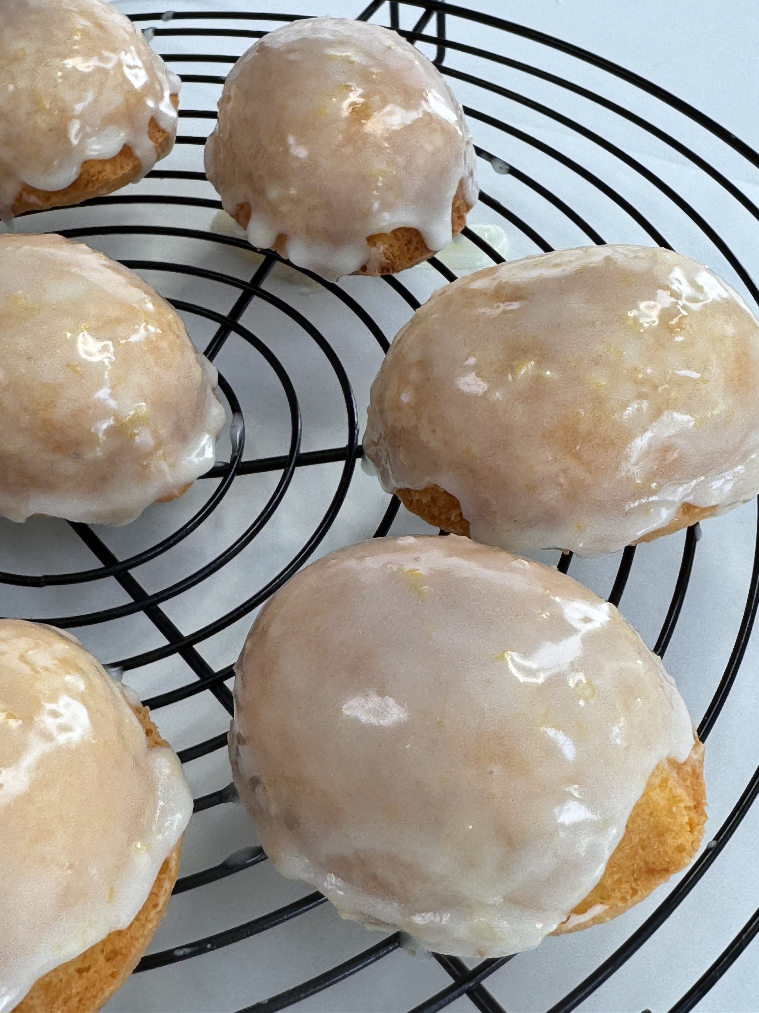 【木曜販売】しっかりとスッぱい大人向けレモンケーキ