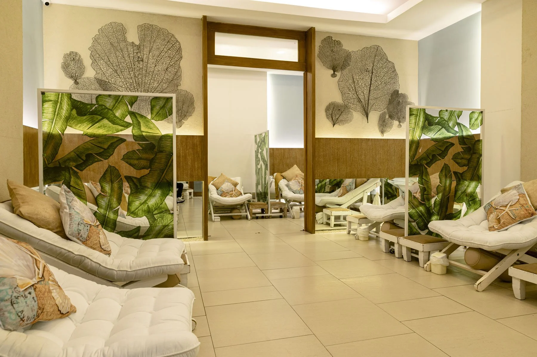 Main Seating Area 1 (Wide Shot).jpg