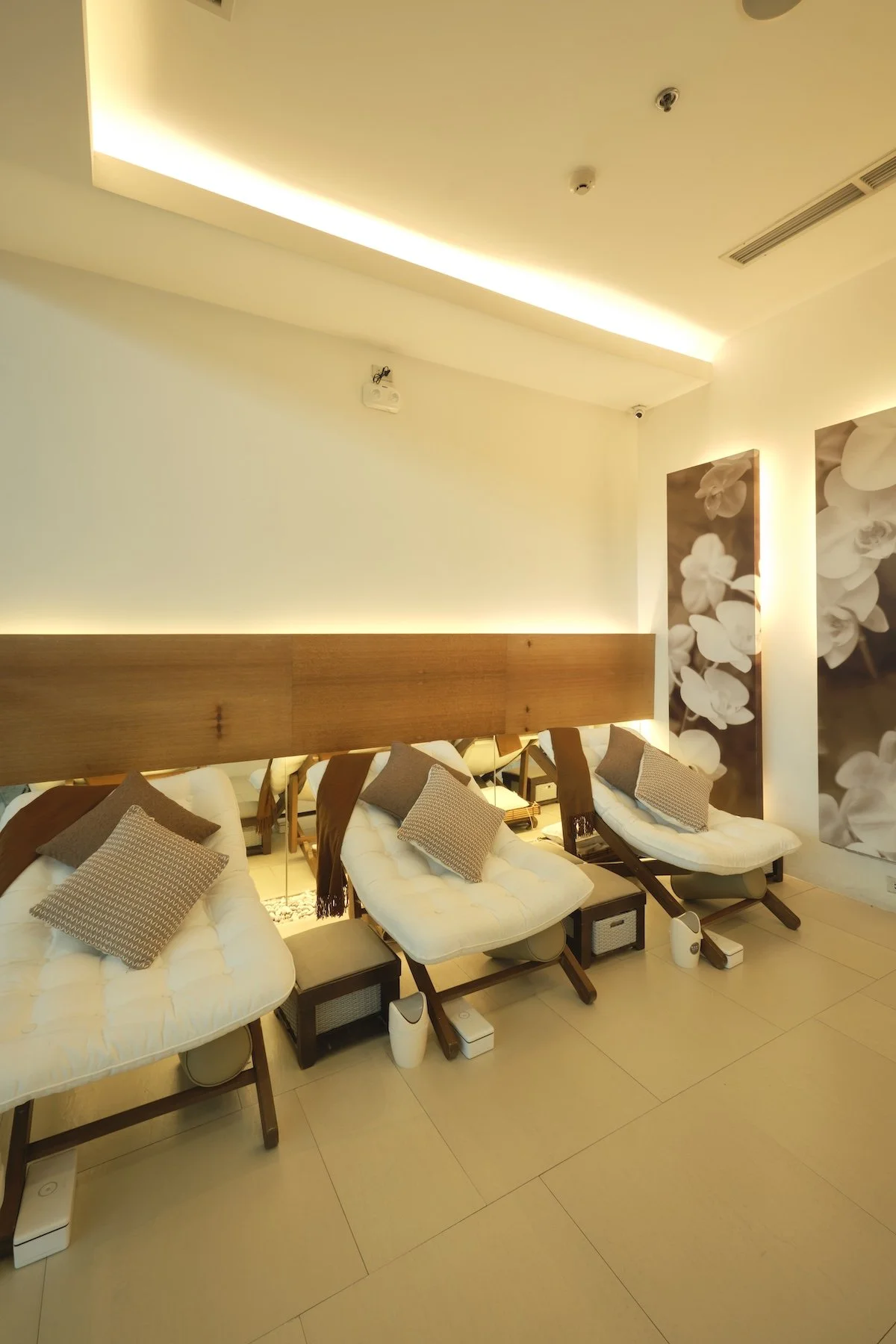 Main Seating Area, Rear