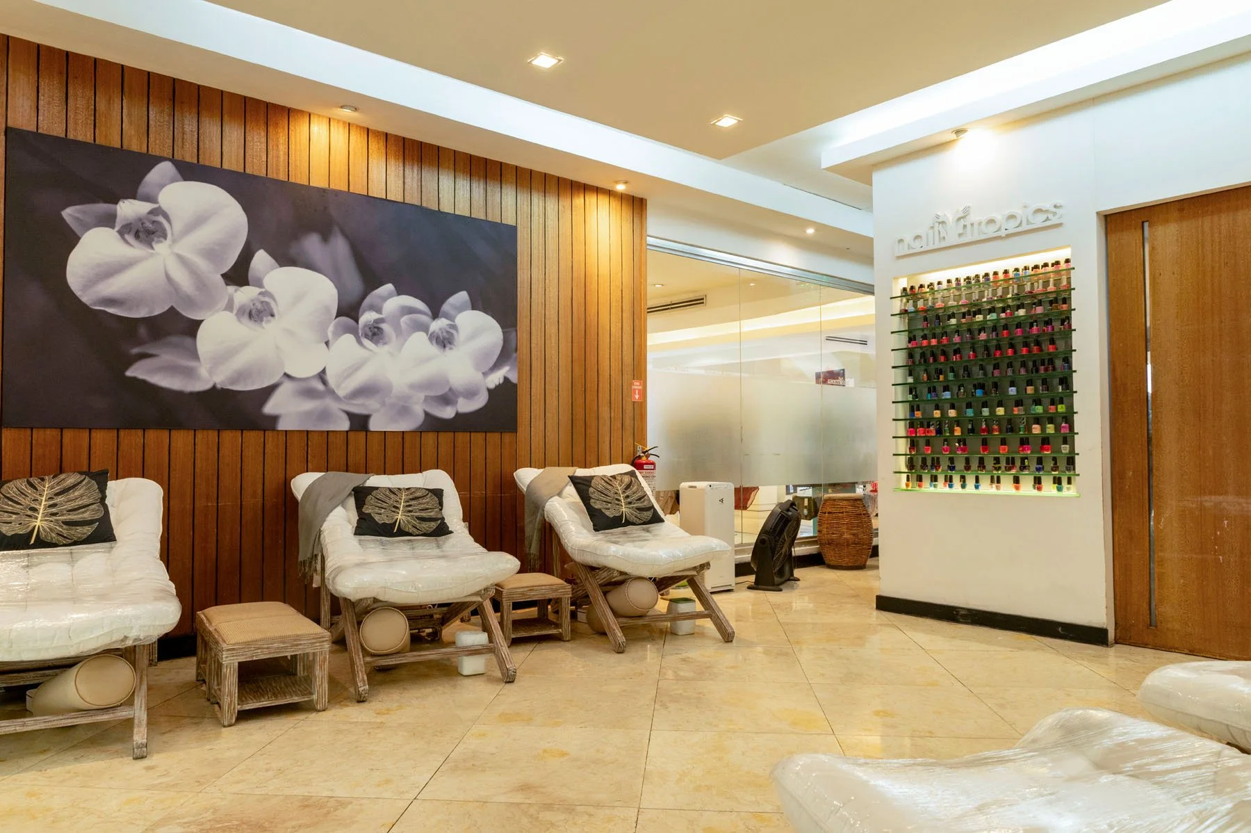 Main Seating Area 1.jpg