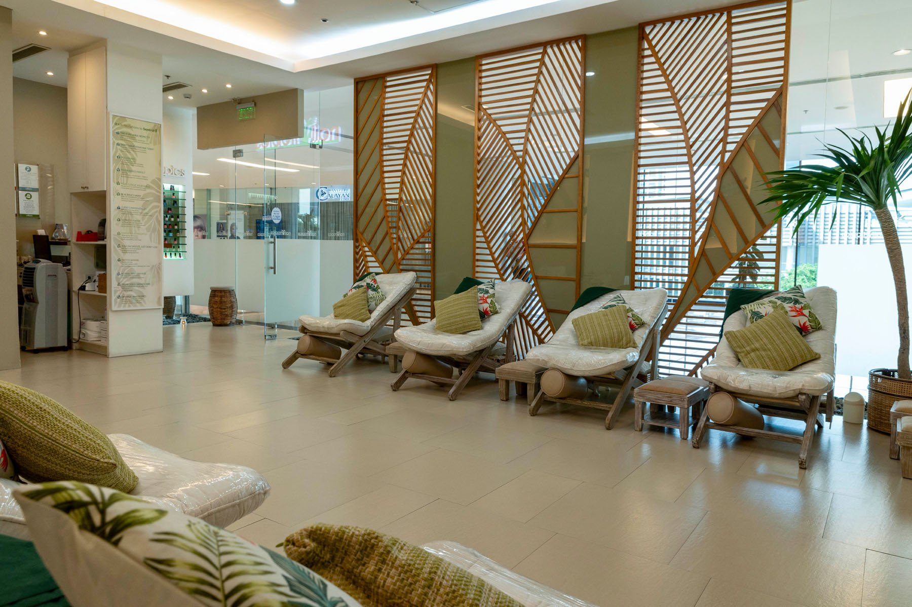 Main Seating Area 5.jpg